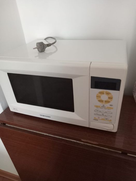 Продам микроволновку Samsung