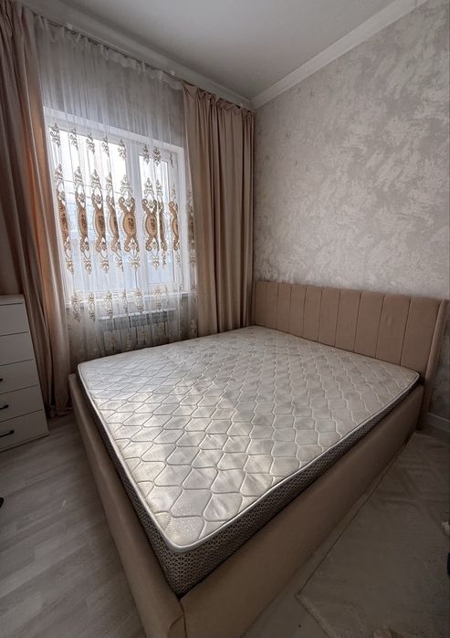 Продам кровать двуспальная 180/200