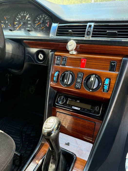 Автомобиль Мерседес124,  Е220