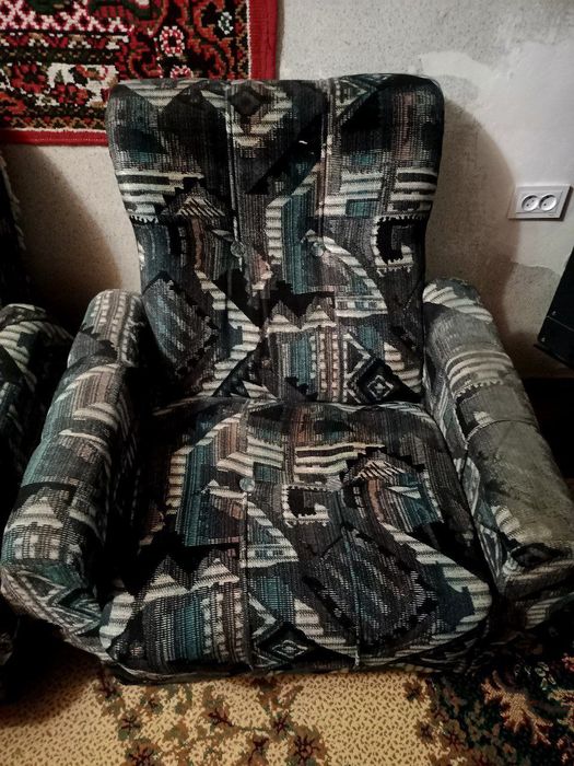 Диван и кресла б/у