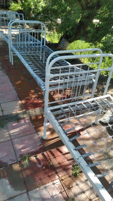 Продаётся железный кровать