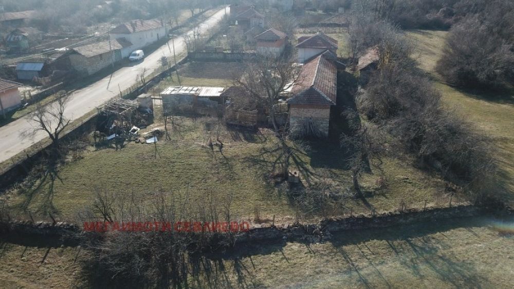 Продава се Къща в с. Агатово, Област Габрово - 200 кв.м за 75 €/кв.м - Снимка #1