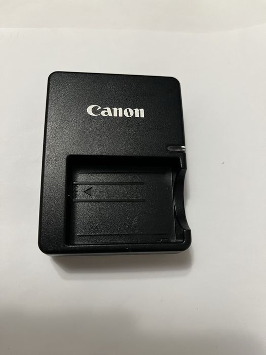 Incarcator LC-E5E , LCE-8E,LCE-10E Canon Eos1000D 450D 500D,550D,600D, EOS 1100D EOS 1200D EOS 1300D EOS 2000D