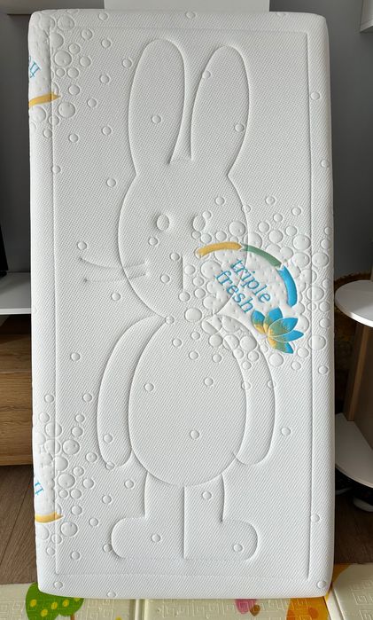 Дървена кошара за бебе и матраче