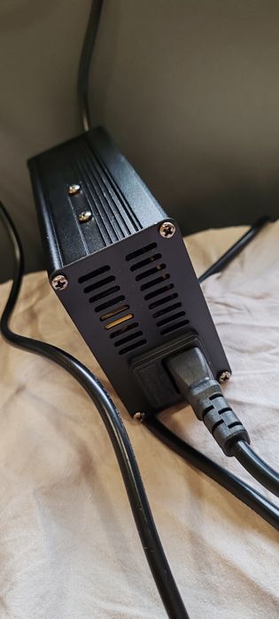 Продавам Зарядно 29.2V 10A Charger Smart For 8S 25.6V