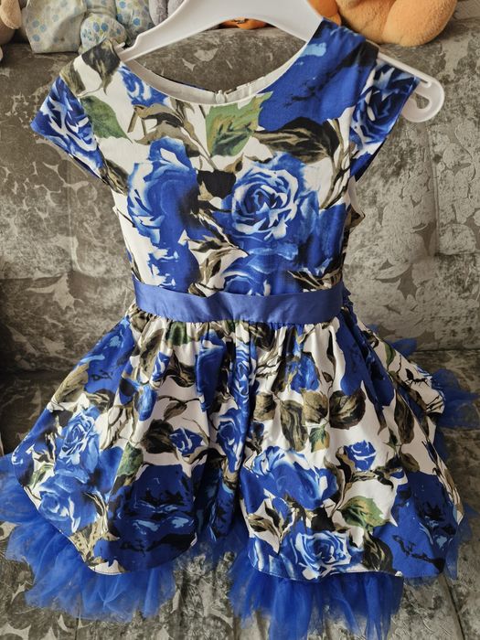 Продам детское праздничное платье от 5 до 7 лет