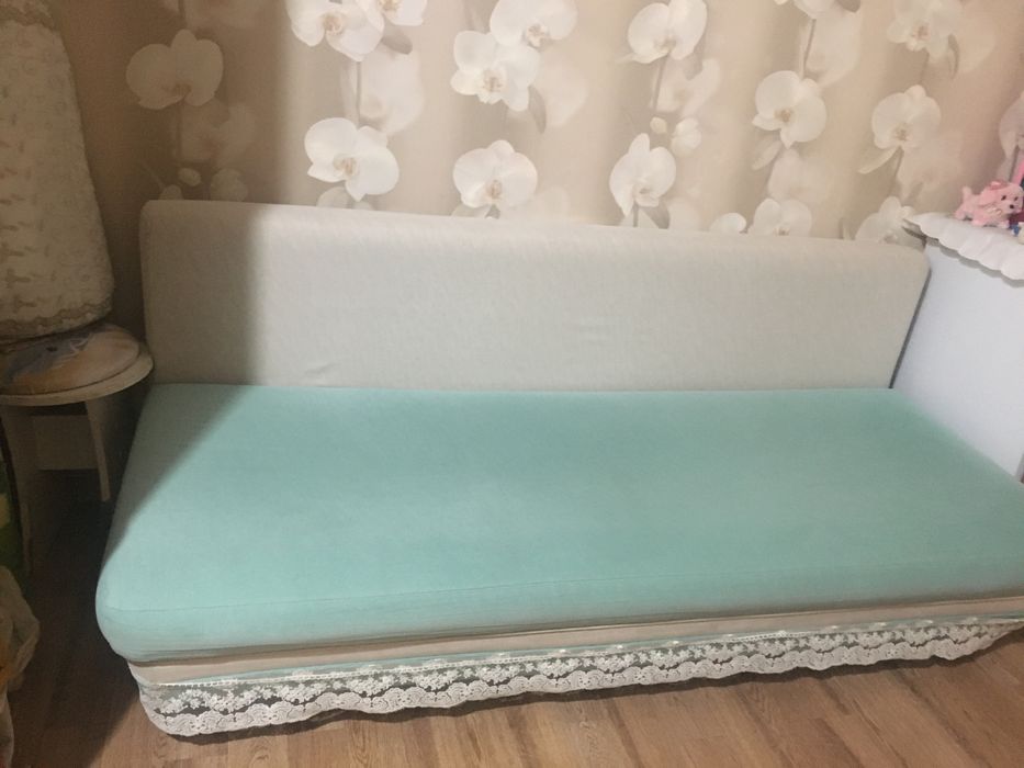 Продам диван в гостиную