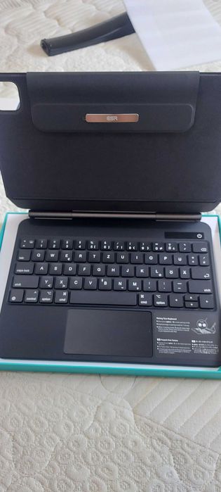 Магнитна клавиатура ESR нова