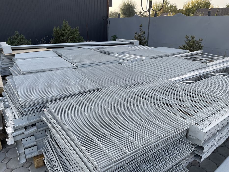 Торговые стеллажи