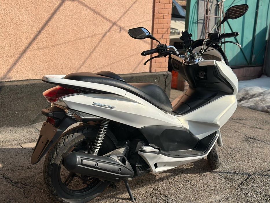 Продам Honda pcx 125