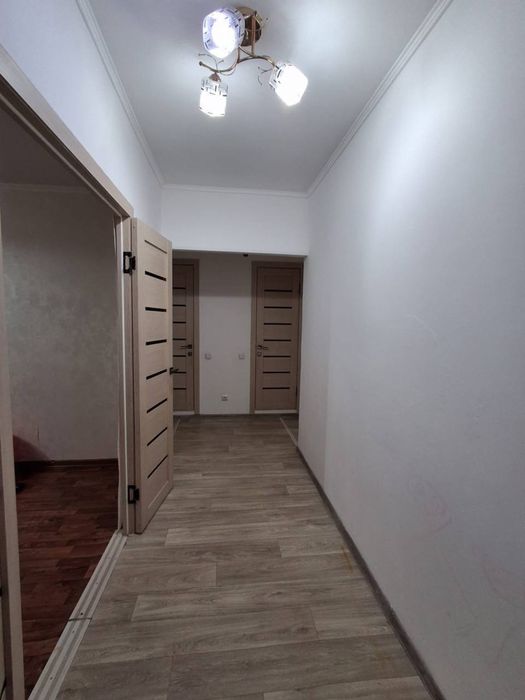 Продам трехкомнатную квартиру