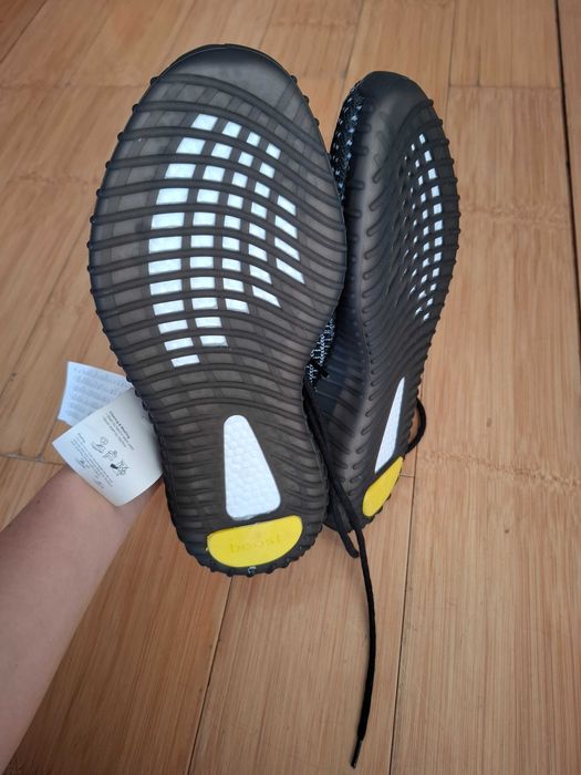 Adidasi Adidas Yeezy