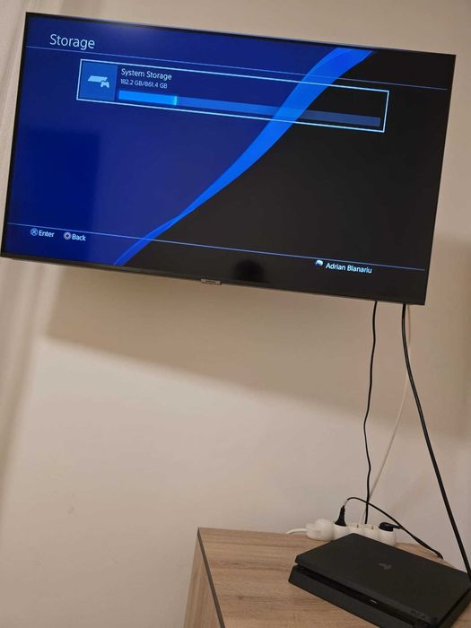 Consola PS4 Slim 1TB + 2 Manete Originale + 11 Jocuri