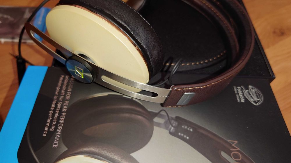 Продавам стерео слушалки SENNHEISER MOMENTUM Ivory