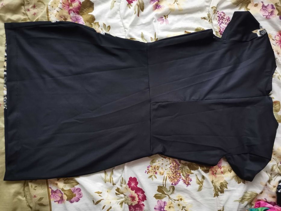 Дамска рокля с мотиви