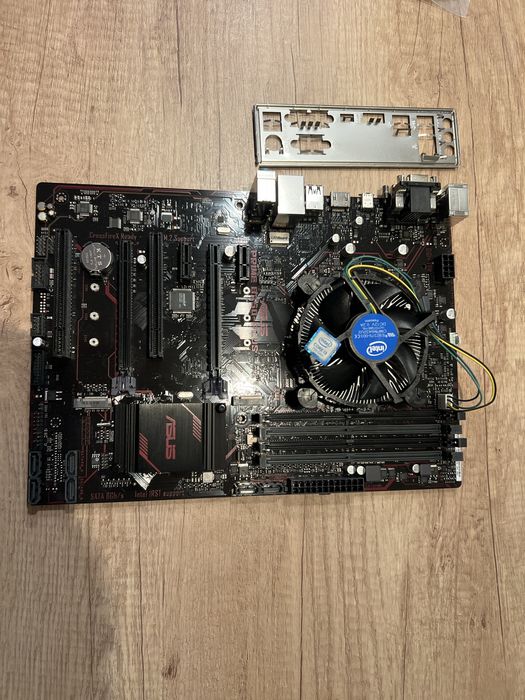 Placa de baza Asus Prime B250-plus si procesor Intel core i3