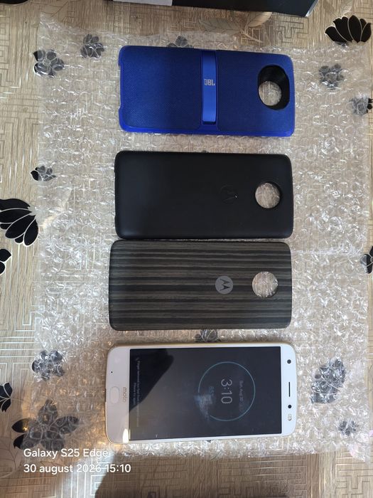 Motorola  z2  force Gold