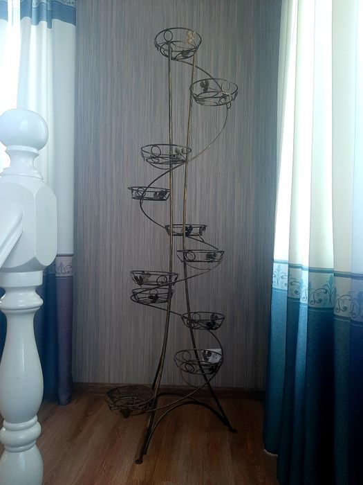 Подставки для цветов.