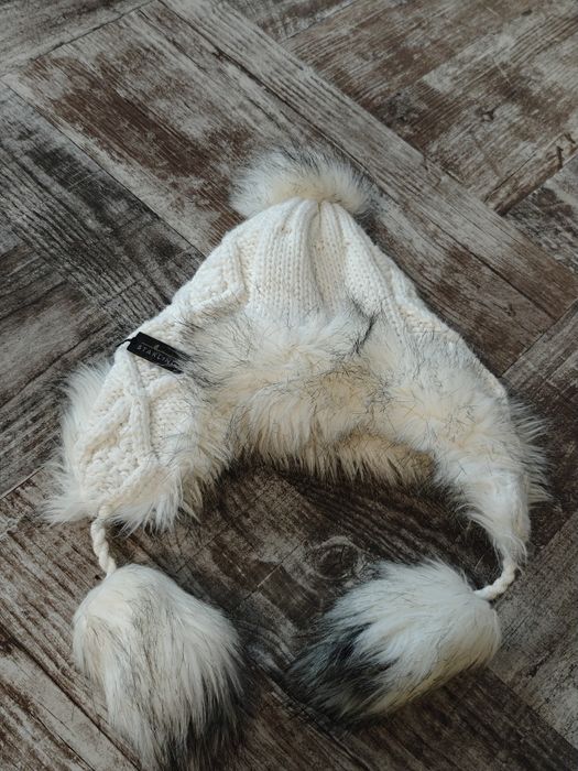 Зимна шапка с пух