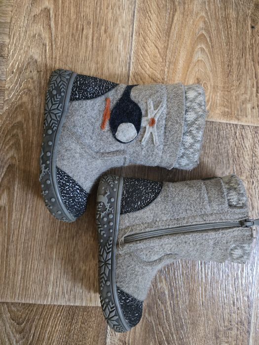 Продам детские сапоги, куртки