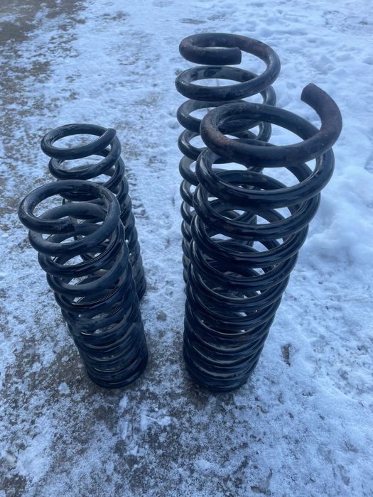 Пружини за w124 седан