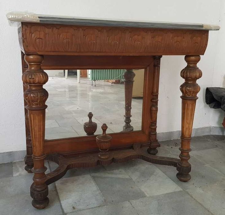 Уникална ръчно резбована дървена мебел с черен гранит и огледало маса