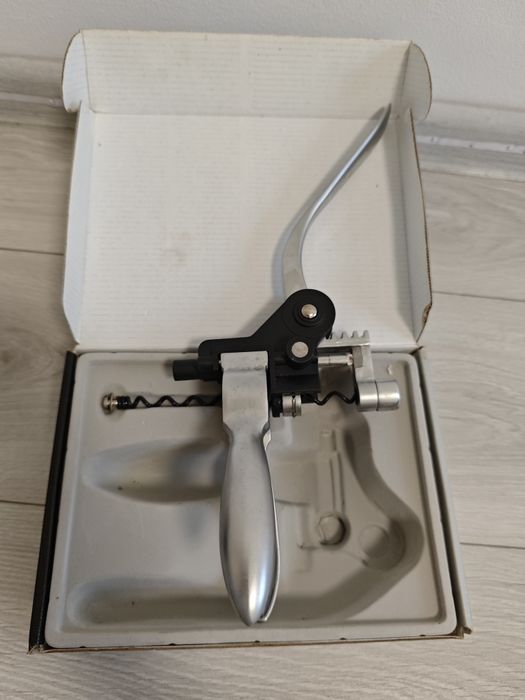 Vand Tirbuson / Desfacator sticle de vin