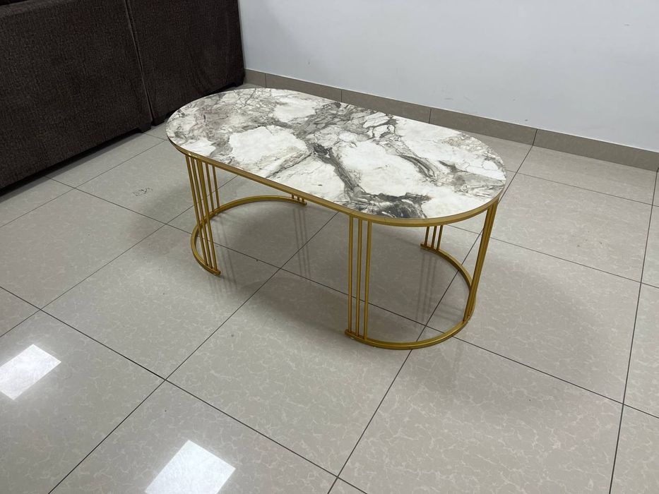 Журналний стол  (авалний)