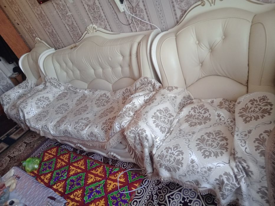 Диван креслосымен сатылады