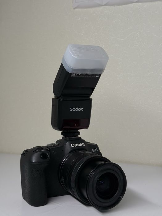 Canon R8 фотоаппарат