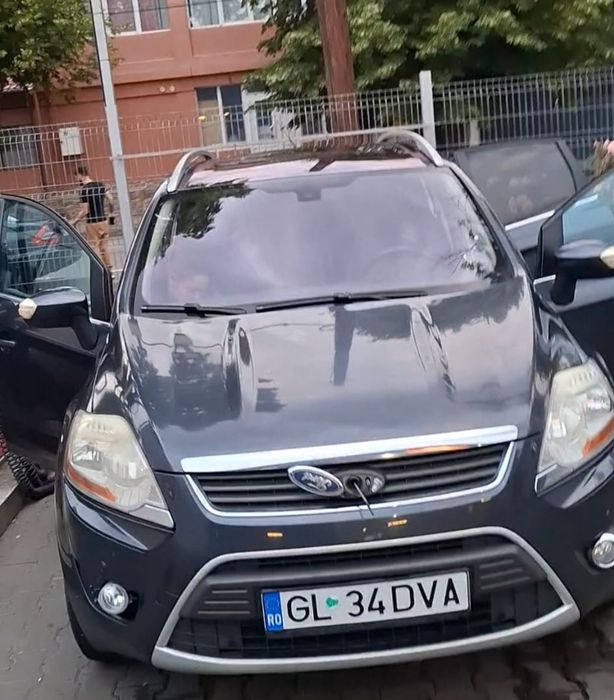 Vând autoturism Ford Kuga