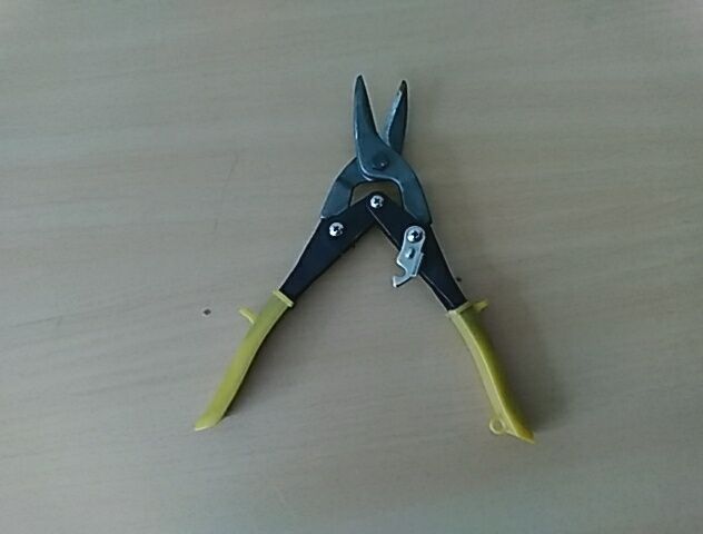 Ножницы по металлу