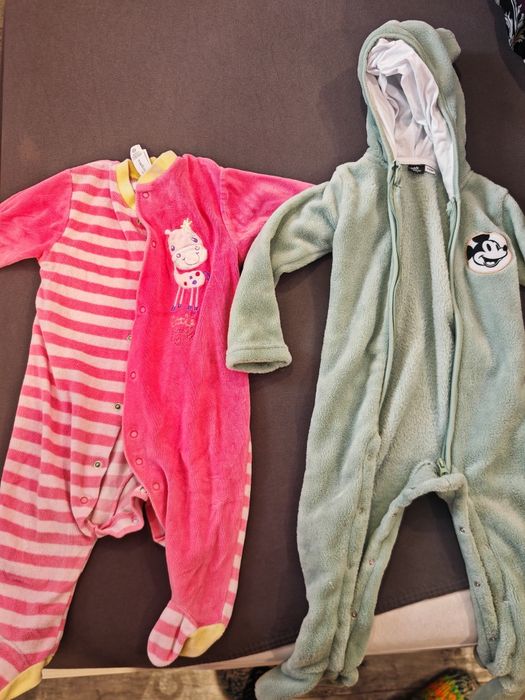 Подарявам дрехи 74-80 размер.