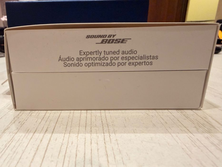 Moto buds loop sound by BOSE *SWAROVSKI*