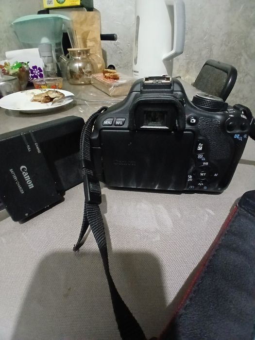Фотоаппарат ,Ganon EDS 600D