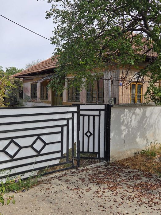 Vand casa batraneasca  teren 1000m2 - Preajba -Craiova -