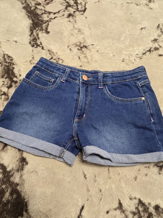 Pantaloni scurți de blug