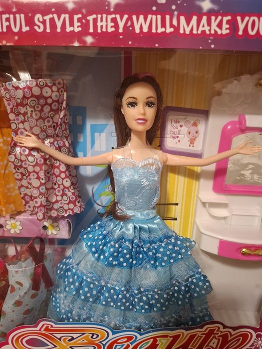 Papusa Barbie noua in cutie, transport 5 lei