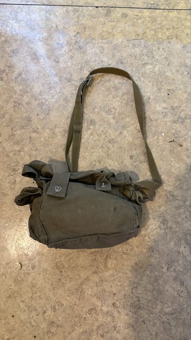 Противогаз армейский б/у, размер 3у