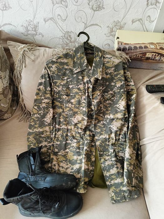 Форма на нвп,размер формы 46-48,размер обуви 42, хорошего качества.