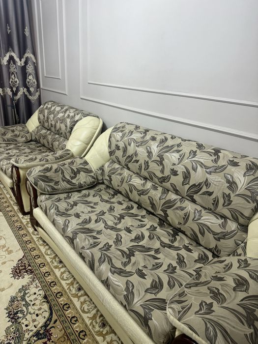 Продаю стильный диван в гостиную