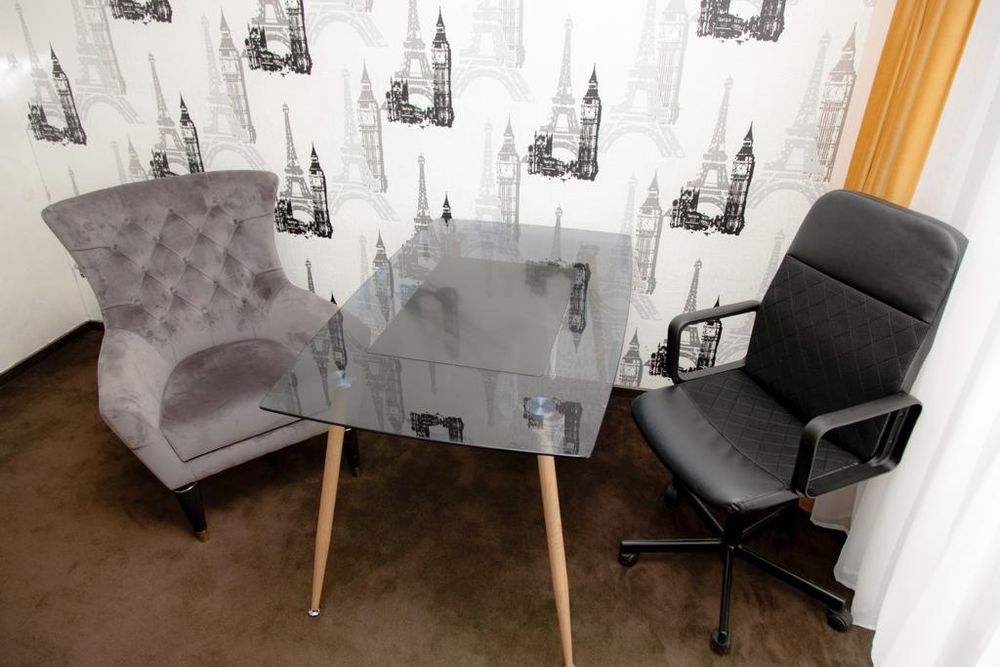 Rezervă cabinet pentru ședința de psihoterapie/consiliere pe zi- ușor