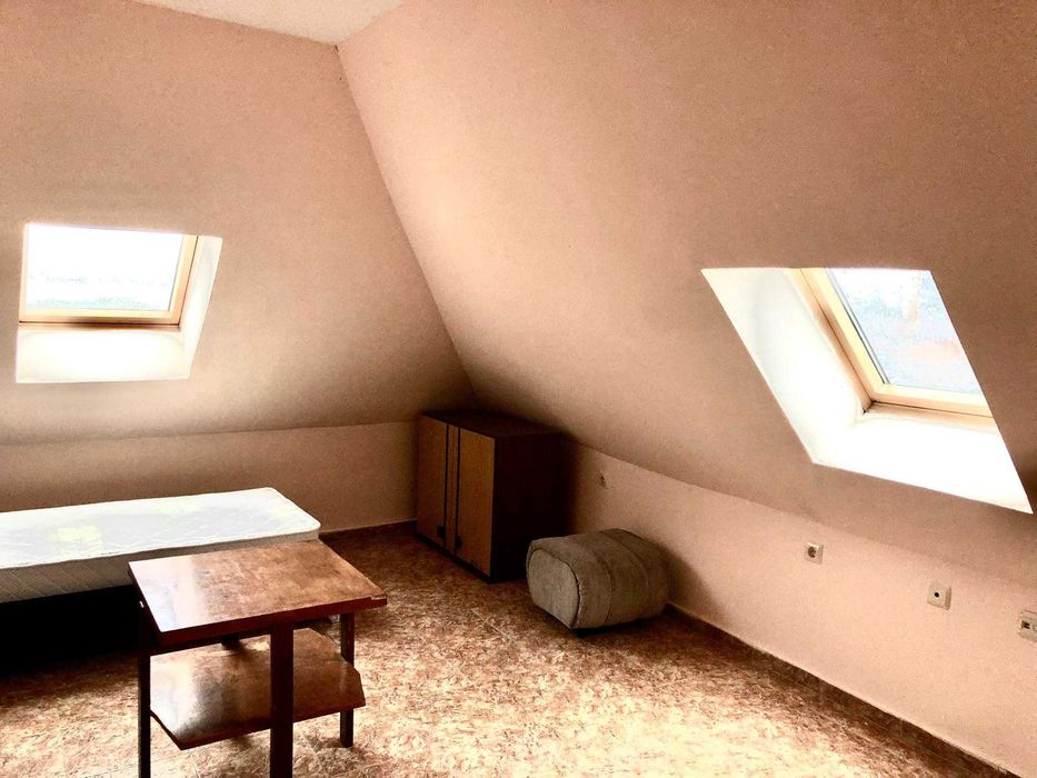 Дава се под наем Двустаен апартамент в Бургас, Изгрев - 83 кв.м за 204 € - Снимка #3