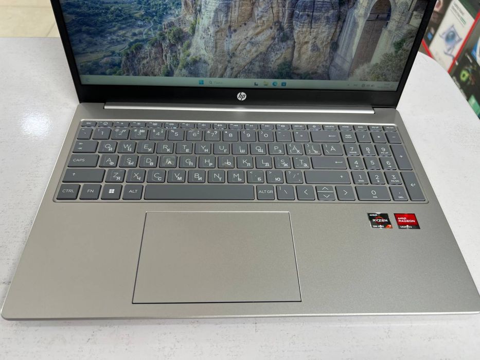 HP ryzen 7-7730U 8/512 SSD atiga 9kun ishlagani pashti yengide