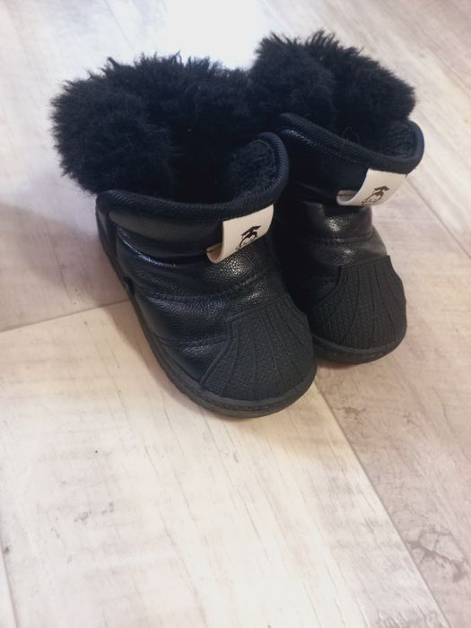 2 пары обувь.Размер 24