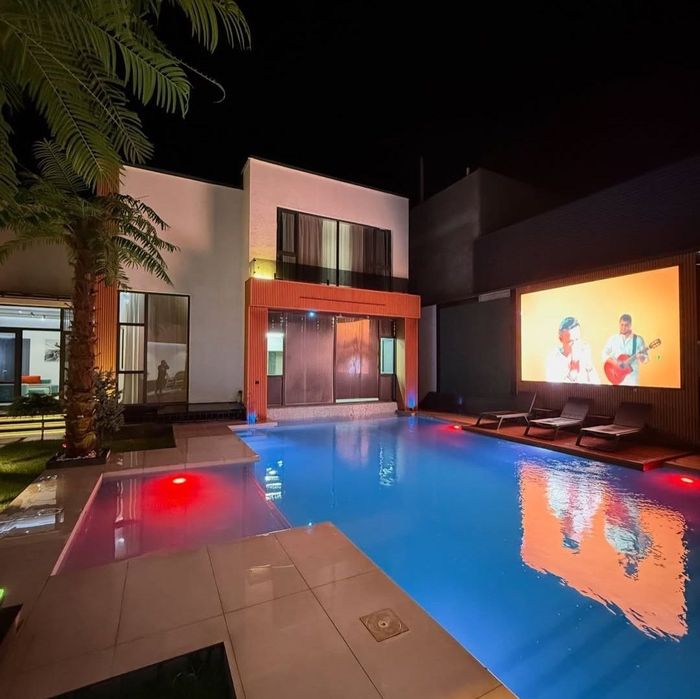 12 kishilik «MMM HOUSE» 10 ta kompyuter