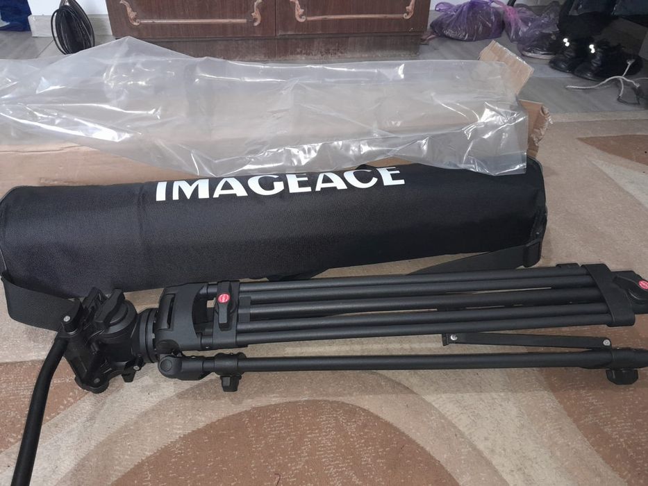 Профессиянальный штатив Новый