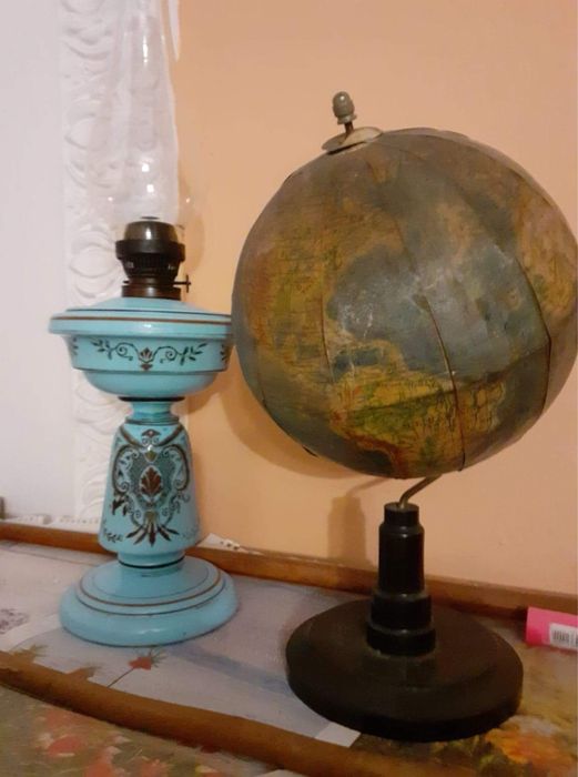 Lampa de masa opalina albastru  pictat