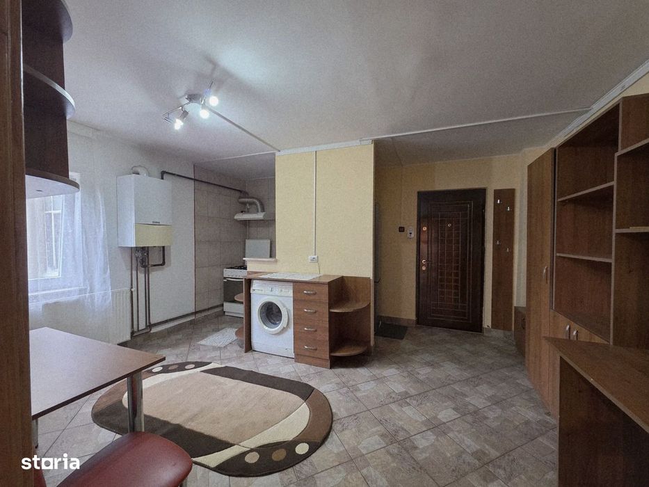 Apartament 2a camere, cu balcon, aproape de centru!