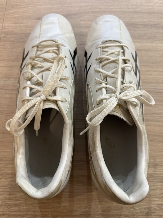 Футболни обувки, бутонки ASICS, като нови